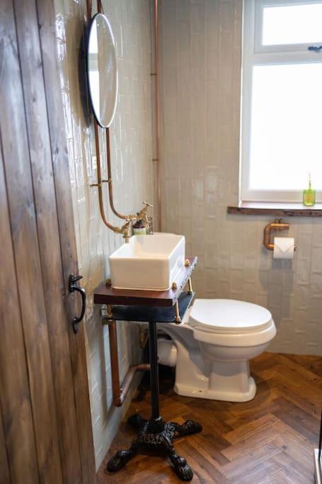 Unique Victorian Stable Conversion Halifax Eksteriør billede