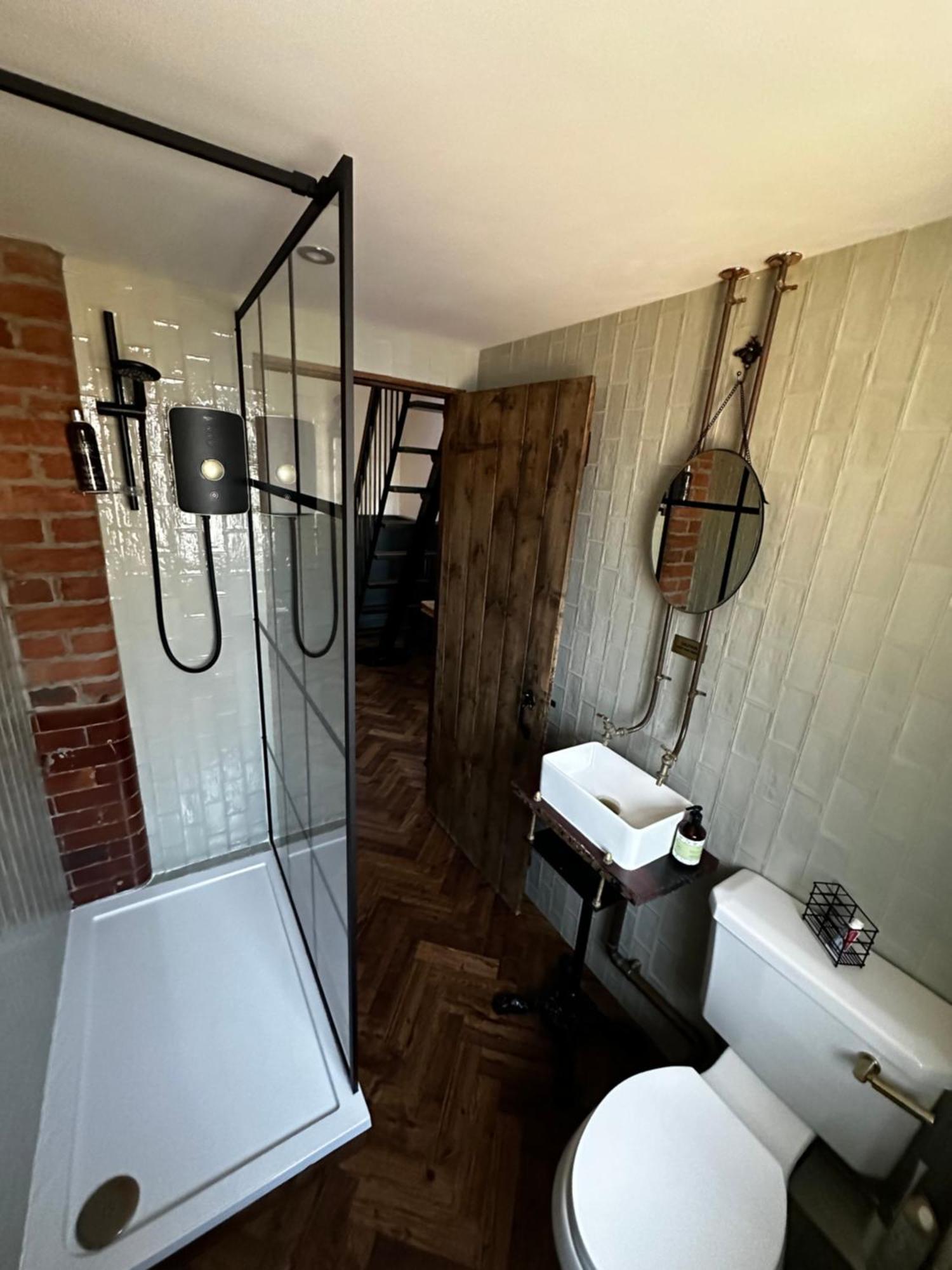Unique Victorian Stable Conversion Halifax Eksteriør billede